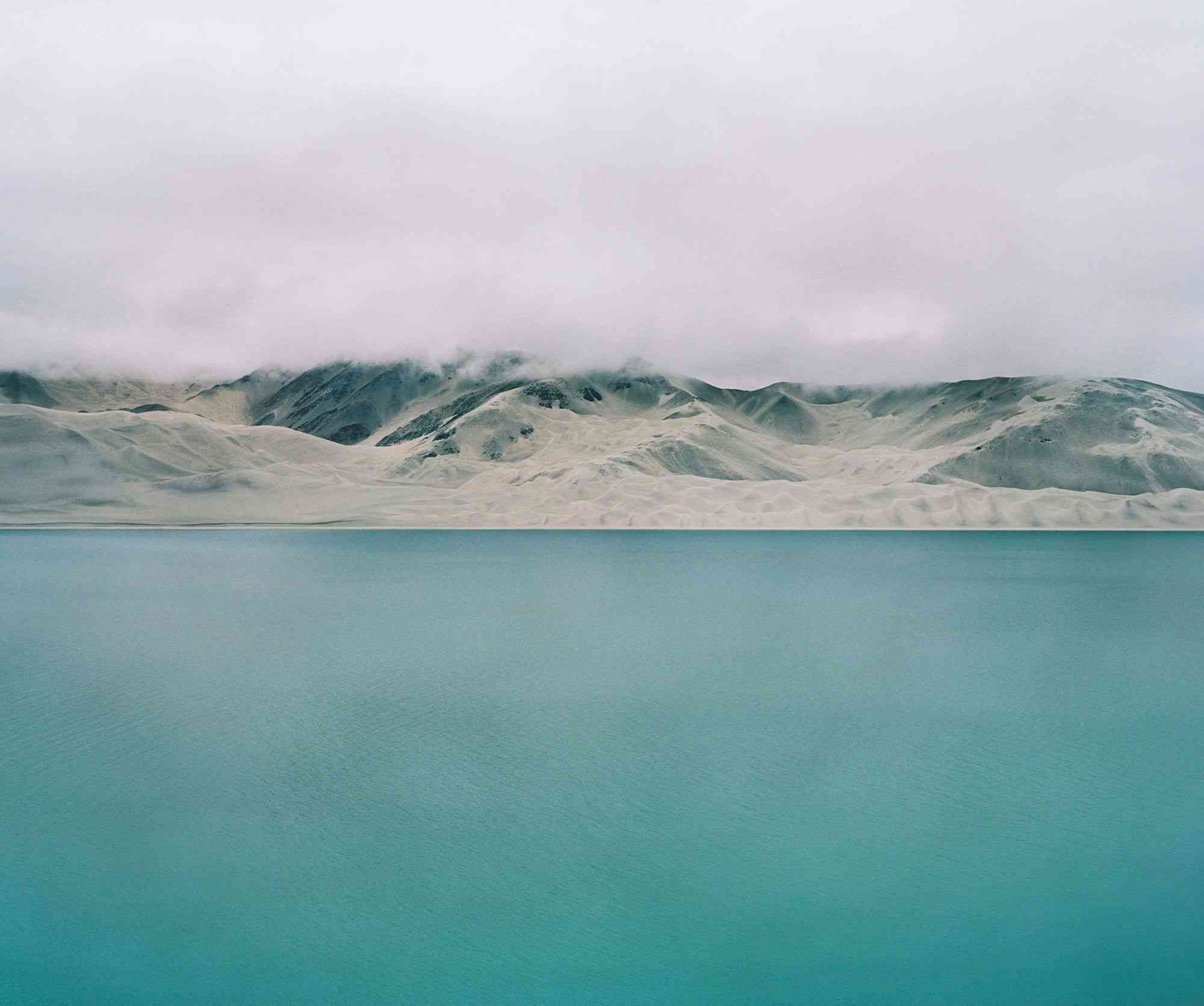 细腻笔触描绘新疆生活 横跨西部的多元之旅
