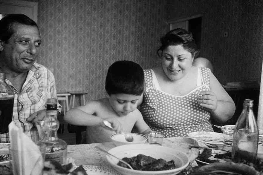 封尘于历史的3万张照片 讲述40年前的苏联人间