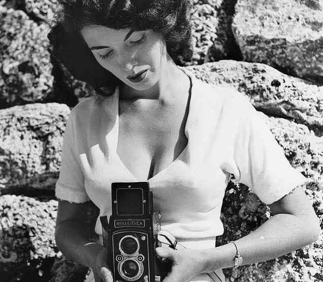 从性感模特到时尚摄影师 50年代超模邦妮·雅格尔