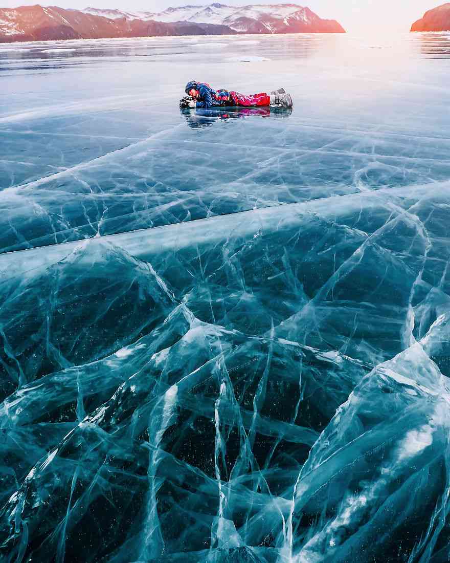 冬日壮阔的贝加尔湖 探索奇幻的冰封世界