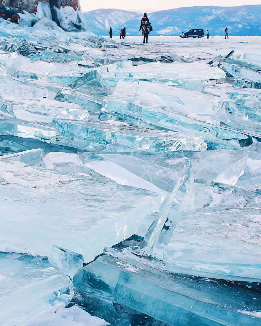 冬日壮阔的贝加尔湖 探索奇幻的冰封世界