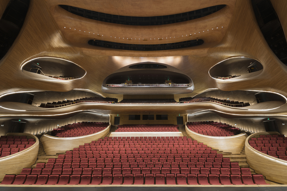 中国当代建筑的奇幻之美 哈尔滨大剧院的优美曲线