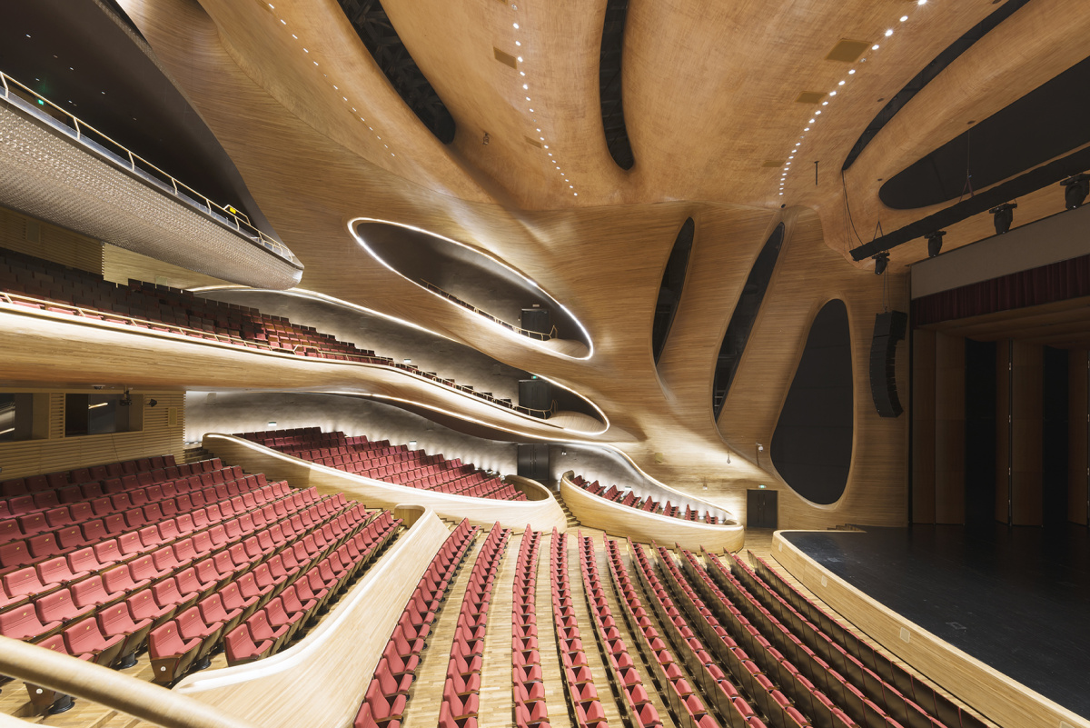 中国当代建筑的奇幻之美 哈尔滨大剧院的优美曲线