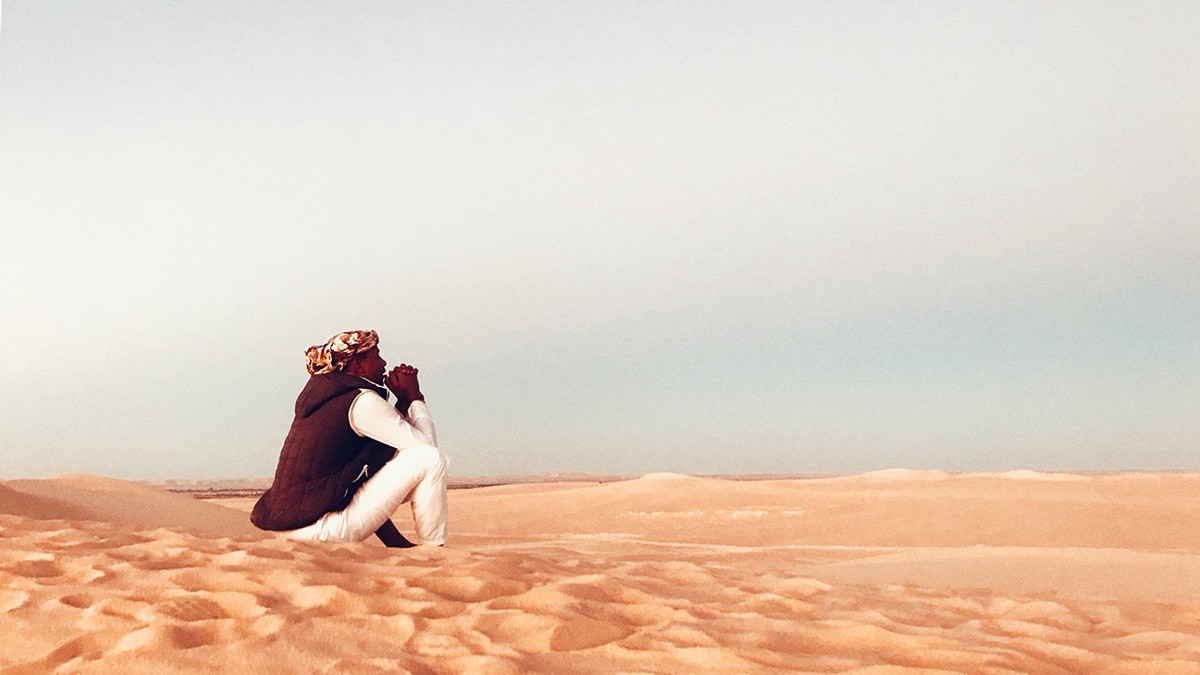 沙漠之上的生命之源 手机摄影记录沙漠上的民族
