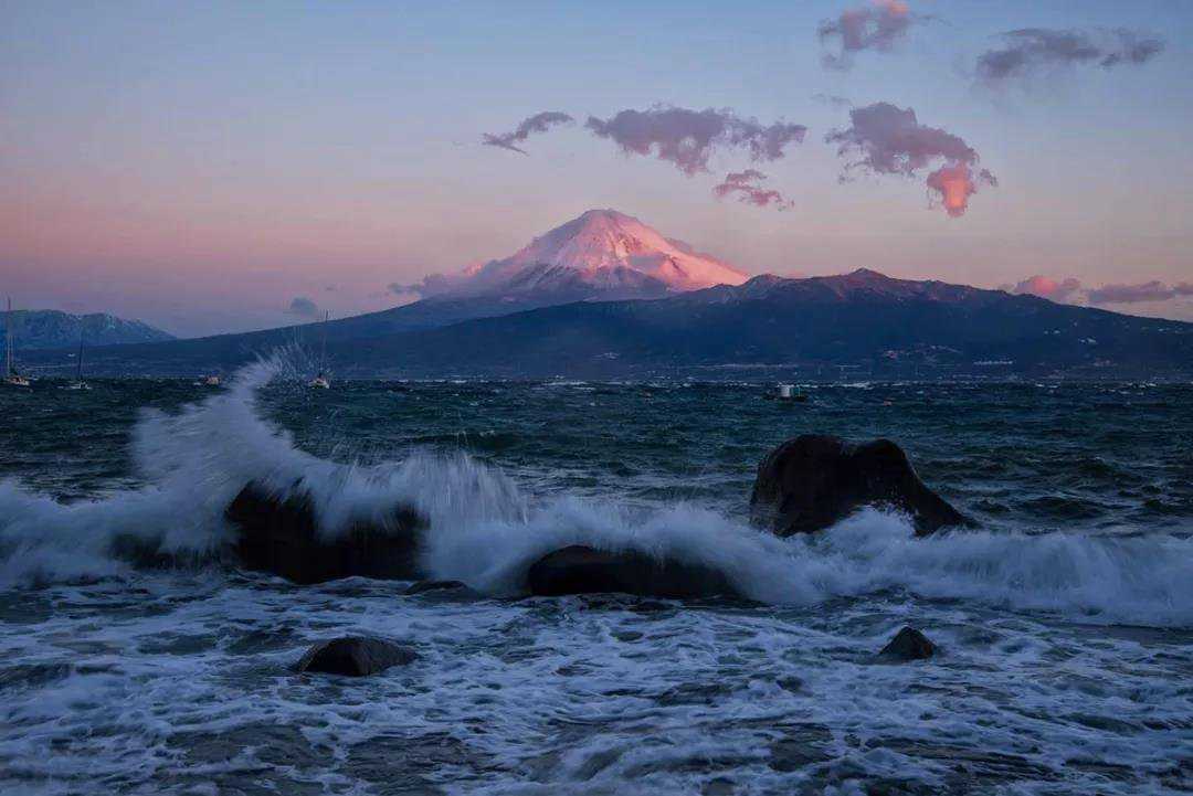 怀着执念与期待  一生只为富士山拍照